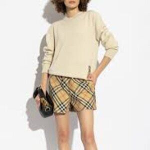 Burberry 100% Wool Cream Turtleneck Sweater Luxurious Knit Women Size M